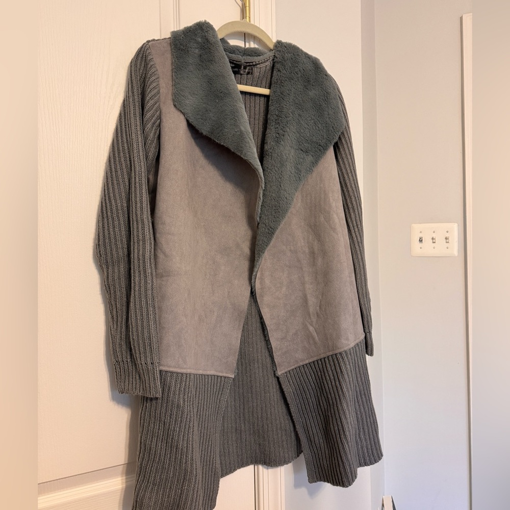 Suede and faux fur open sweater